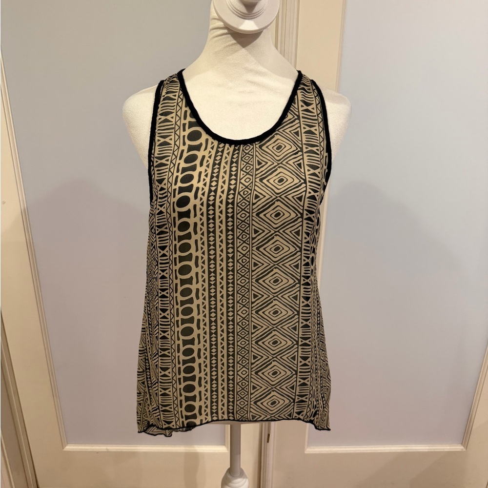 Elegant Sleeveless Geometric Tank Top - Black and Cream